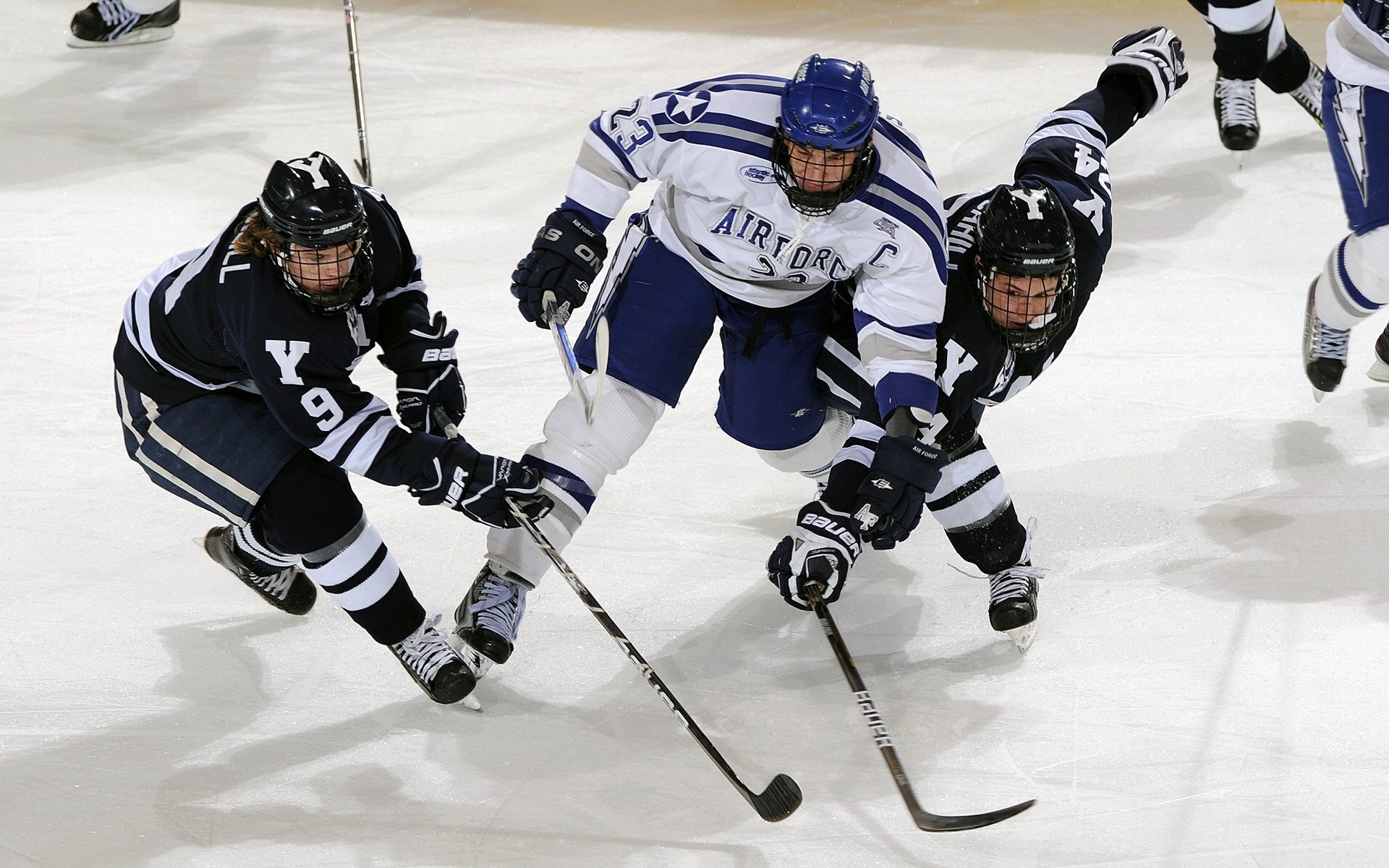 足球联赛裁判语音通讯系统全面部署，足球比赛裁判说什么语言